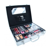 2K Beauty Unlimited Train Case